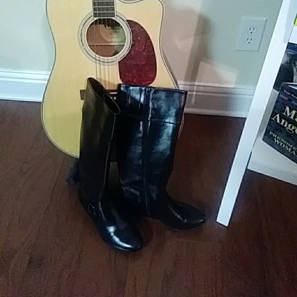 Nine & Co. Shoes - Black Flat mid calf boots